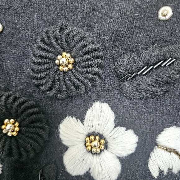 Vintage Hand Embroidered M/L Angora & Lambs wool  blend Pullover Knit Sweater - Picture 7 of 12